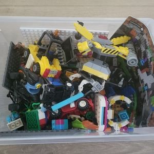 Mixed Lego bin 200+pc